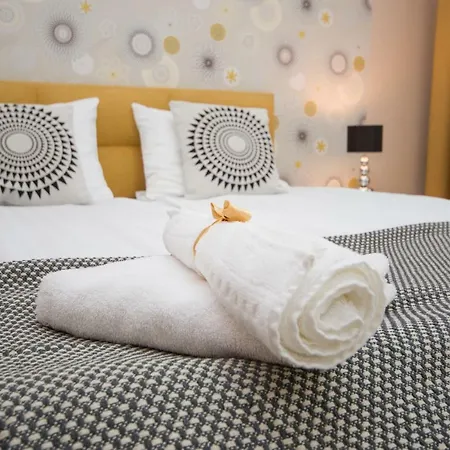 Center Apartment *